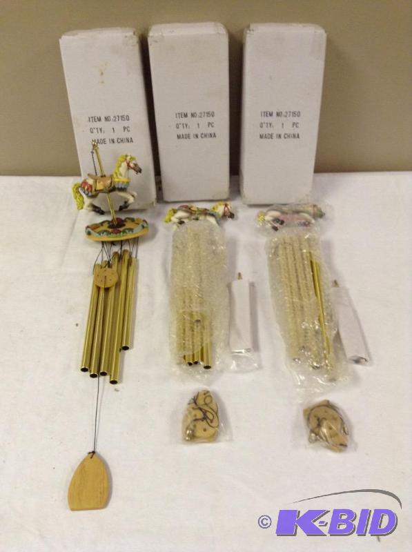 lot 12 image: Carousel Horse Wind Chimes