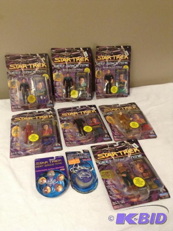 lot 18 image: Star Trek Deep Space Nine Figures & Toys