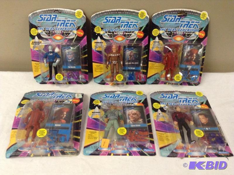 lot 21 image: 6 Star Trek The Next Generation Figures