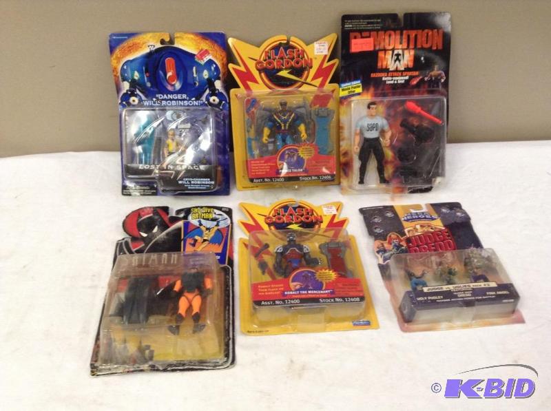 lot 61 image: Assortment Toy Figures