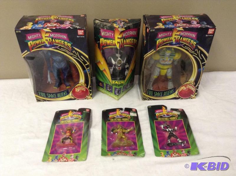 lot 71 image: Power Rangers Figures