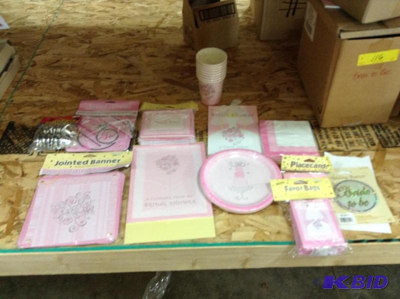 lot 116 image: Large Lot of Bridal Shower Party Items
