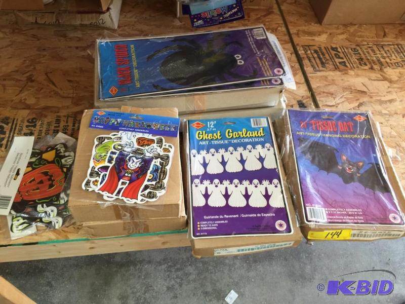 lot 144 image: Spooky Halloween