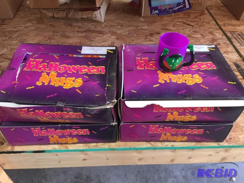 lot 147 image: Halloween Mugs