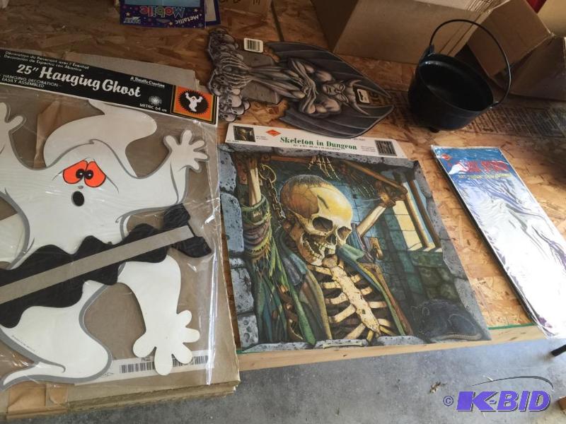 lot 149 image: Ghosts - Skeletons - Spiders and more