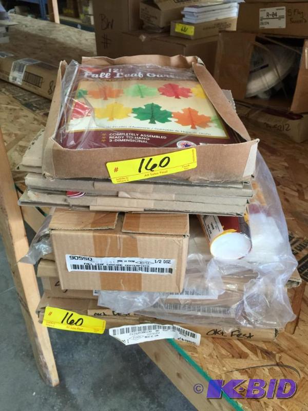 lot 160 image: Fall Decor Lot