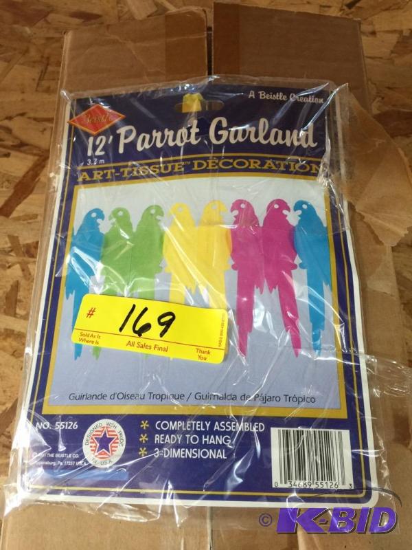 lot 169 image: Tissue Parrot Garland