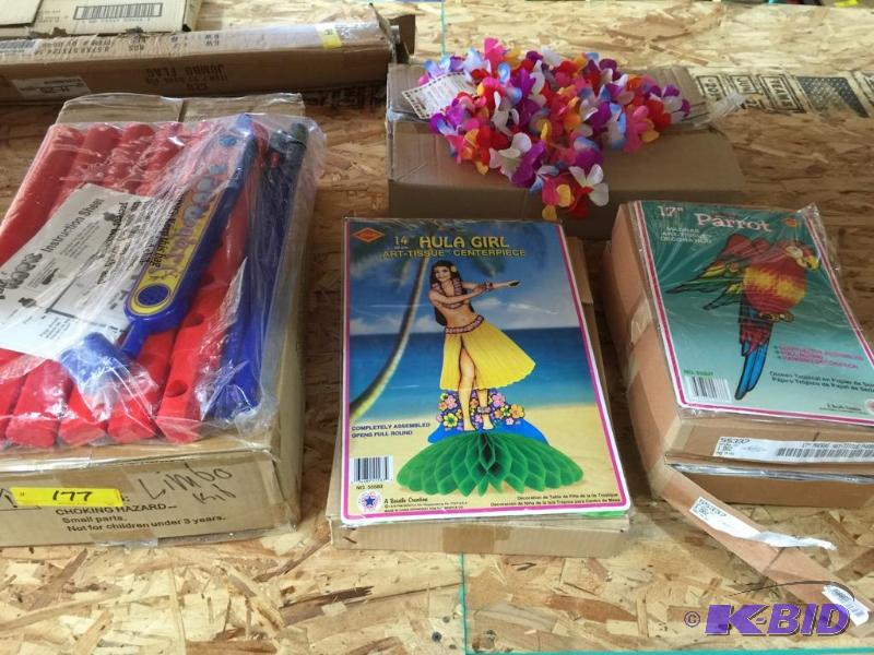 lot 177 image: Luau and Tropical Items - Limbo Kit