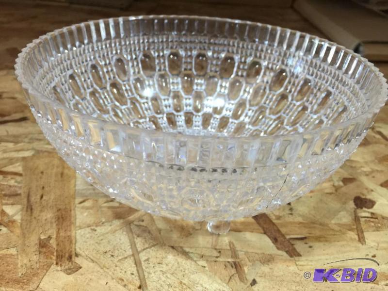 lot 187 image: Plastic Crystal Bowls