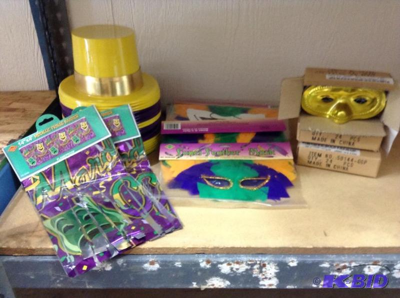 lot 2 image: Mardi Gras Collection
