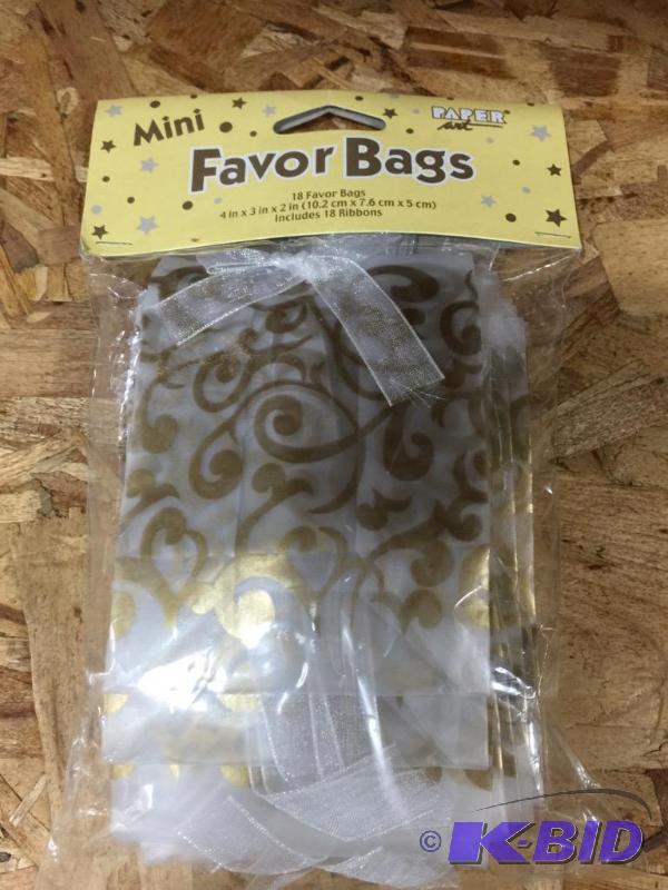 lot 206 image: Mini Favor Bags - Scroll Design