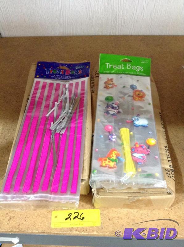 lot 226 image: Cute Treat Bag Lot