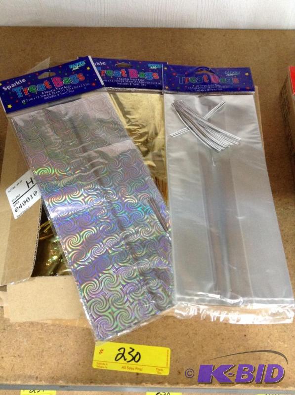 lot 230 image: Hologram Style and Clear Treat Bags
