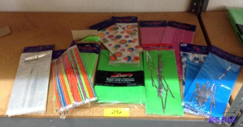 lot 232 image: Variety Lot of Treat Bags and Green Table Covers