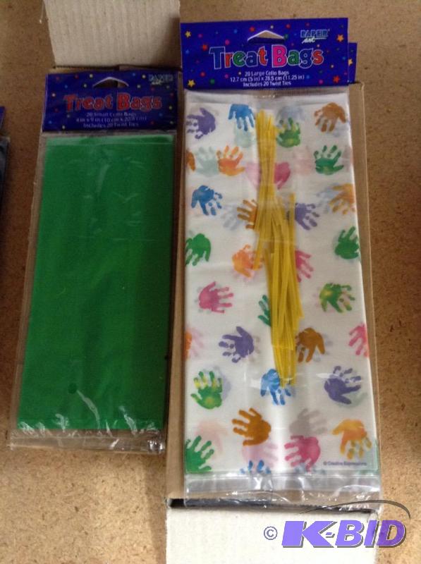 lot 235 image: Hand Print Print and Solid Green Treat Bags