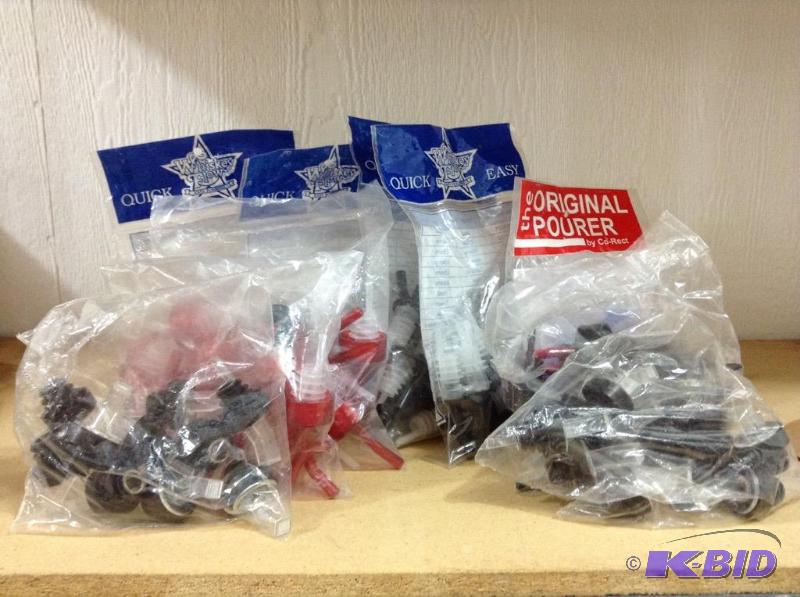 lot 32 image: Bar Pourers