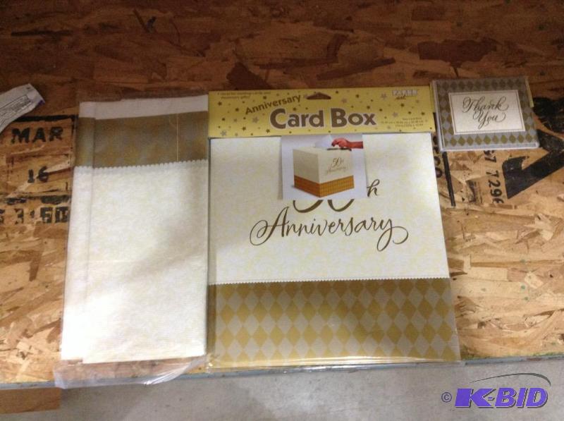 lot 43 image: Golden Lot