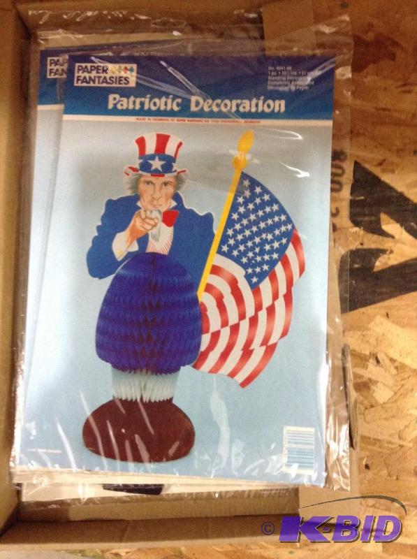 lot 44 image: Uncle Sam Tissue Centerpieces