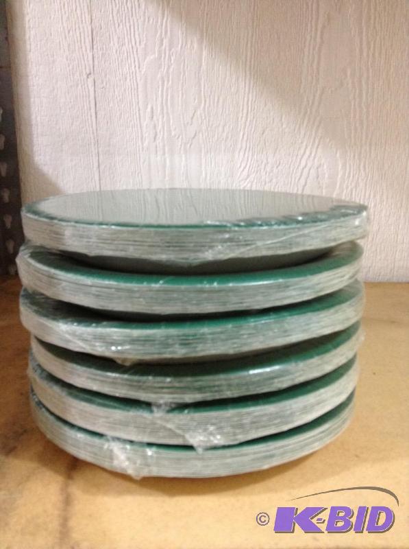 lot 5 image: Green Paper Plates