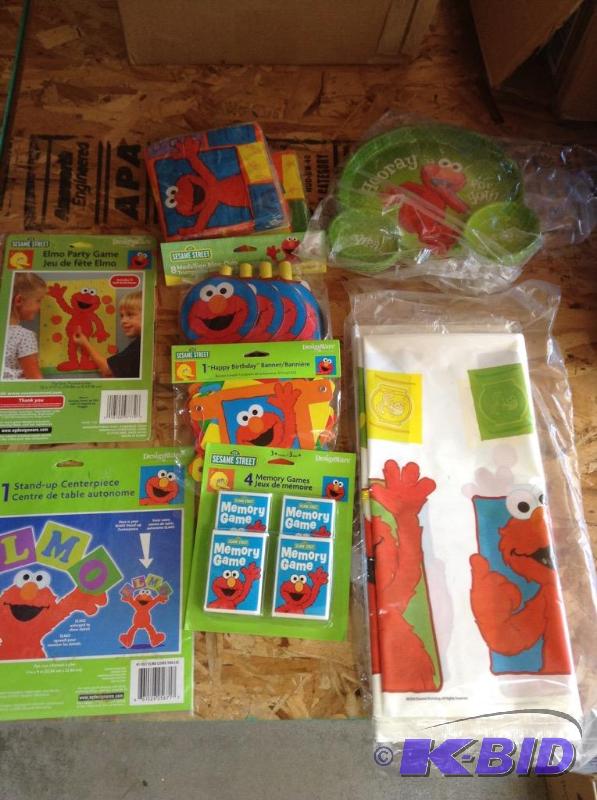 lot 88 image: Elmo Party Stuff