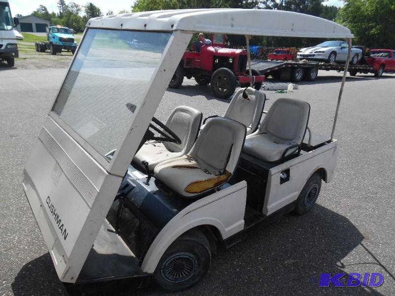 lot 2 image: Cushman Golf Cart