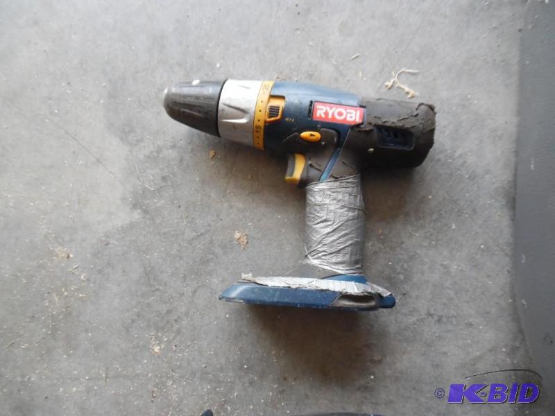 lot 4 image: Ryobi Cordless Tool Set