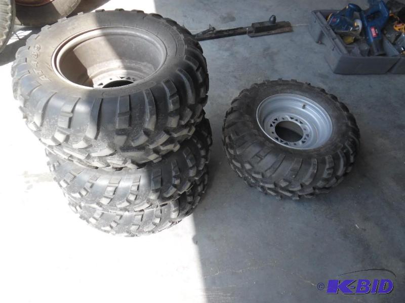 lot 5 image: Polaris tires
