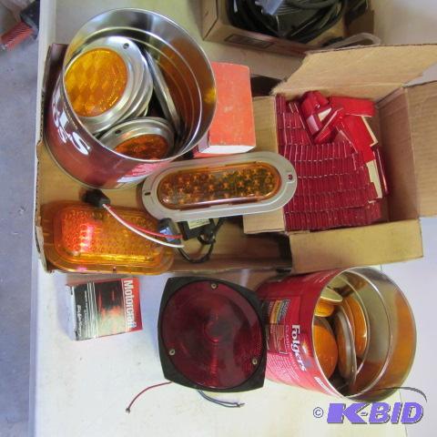 lot 102 image: Trailer Reflectors