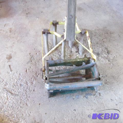 lot 129 image: Garden Cultivator