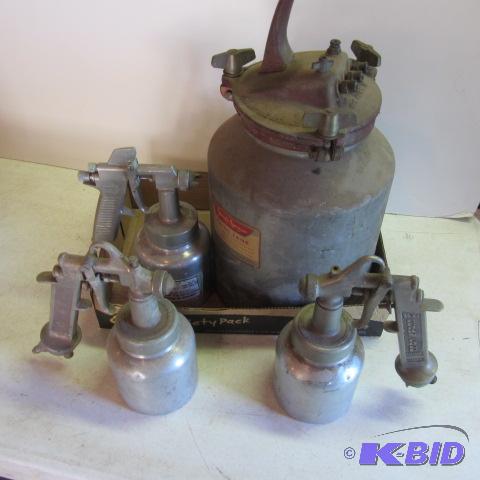 lot 136 image: Speedy Spray Tank