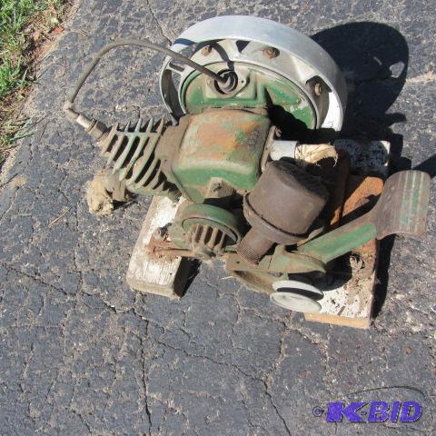 lot 19 image: Kick Start Gas Engine