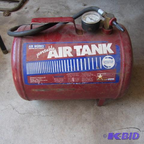 lot 193 image: Portable Air Tank