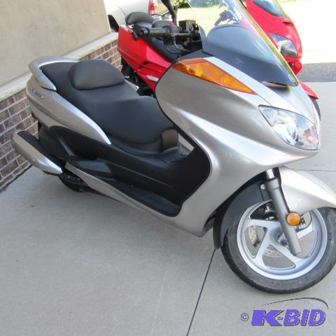 lot 21 image: Yamaha 2006 Scooter