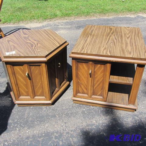 lot 225 image: Pair Lamp Tables