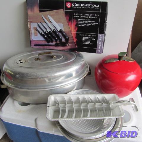 lot 250 image: Roaster, Cookie Jar, Pie Tins