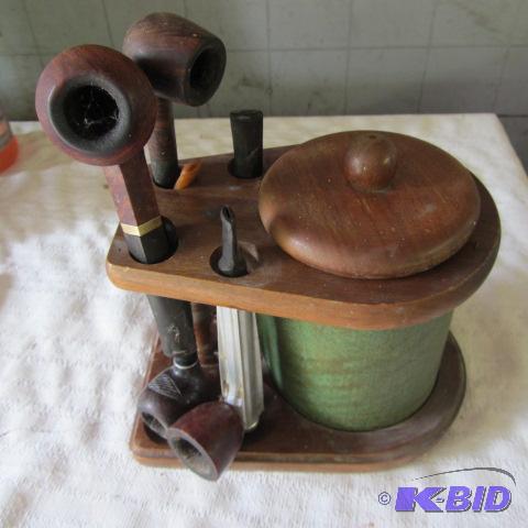 lot 251 image: Pipe Stand & Pipes