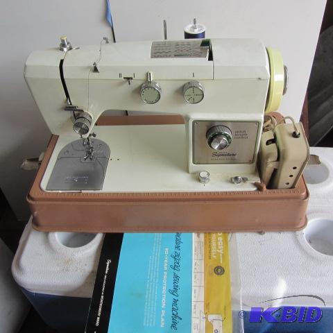 lot 263 image: Portable Sew Machine