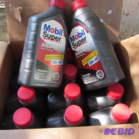 lot 27 image: Mobil Motor Oil