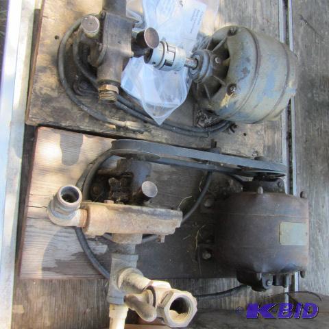 lot 37 image: Paddle Pumps