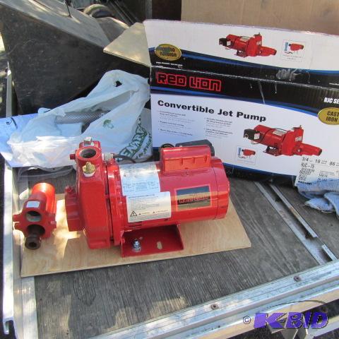 lot 40 image: Red Lion Water Pump