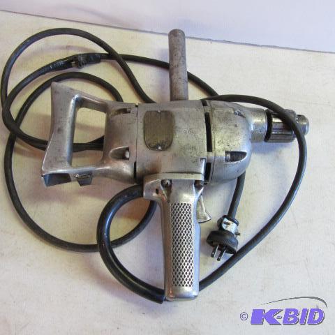 lot 53 image: B&D 12in Drill