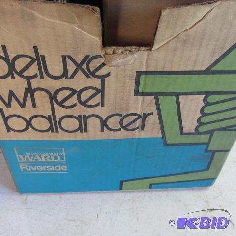 lot 63 image: MW Wheel Balancer