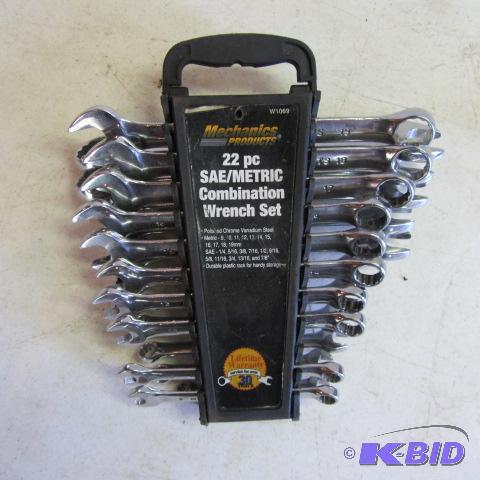 lot 83 image: Combo Wrench Set