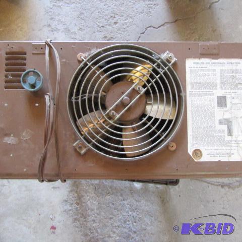 lot 87 image: Window Fan