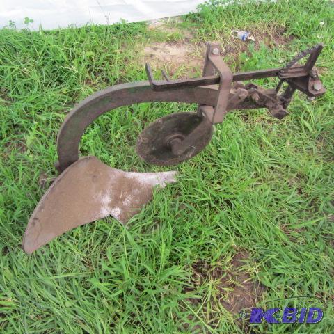 lot 9 image: Gravely Plow Attachment