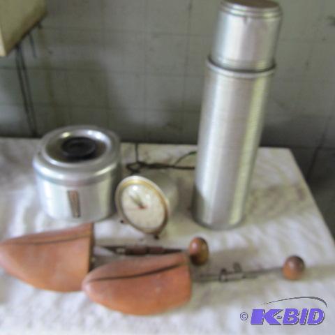 lot 97 image: Vintage Kitchenwares