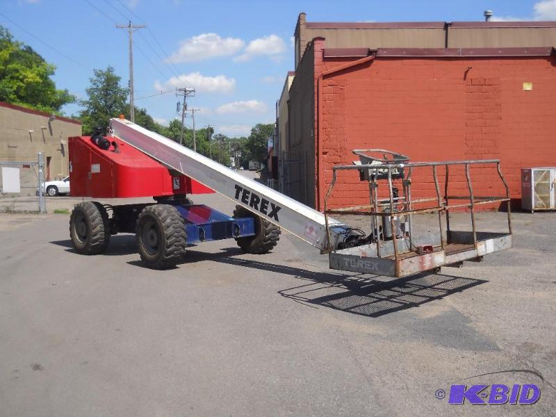 2000 Terex TB60 4X4 Boom Lift. Starts, Runs, Drives and Lifts.