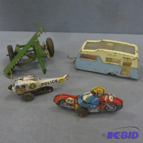 lot 119 image: Vintage Dinky, Caravan