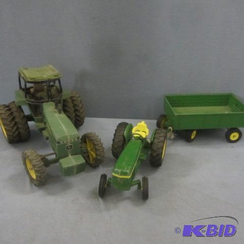lot 126 image: JD Tractors, Wagon