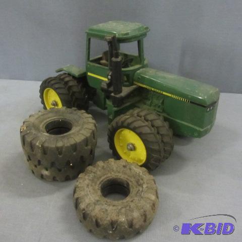 lot 141 image: John Deere Tractor